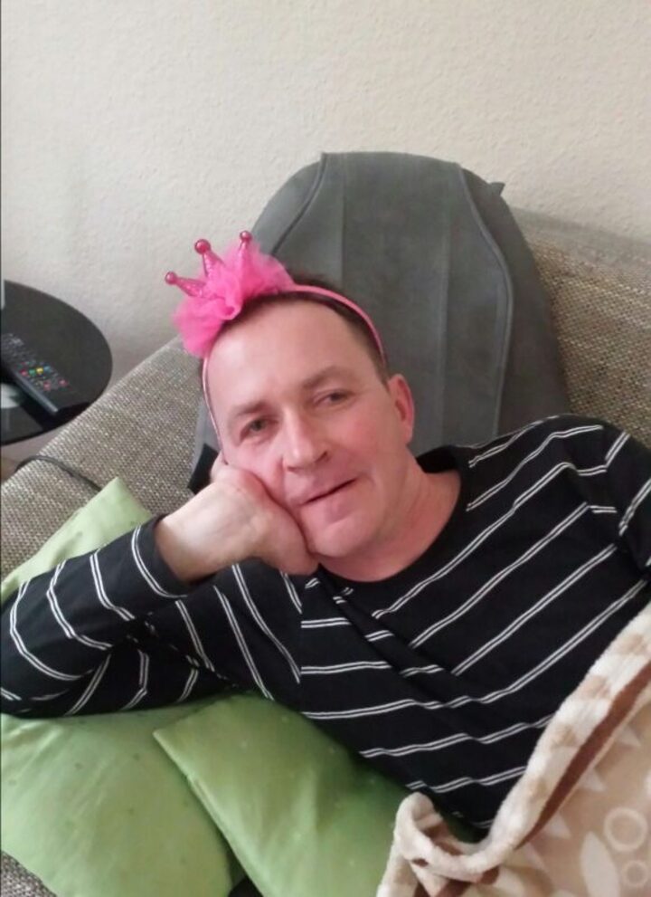 Zwiebel 007 mit rosa Krönchen